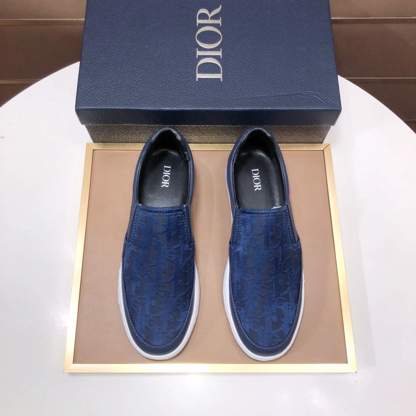 Men's shoes💰420💰【Dior】Official website global debut 🔝The latest masterpiece of high-end men's shoes brand: original special cloth fabric imported from Italy + imported sheepskin lining🔥Original toe-cap rubber outsole Soft and comfortable, making walking more convenient and comfortable! Size: 38-44 (45 can be customized)
